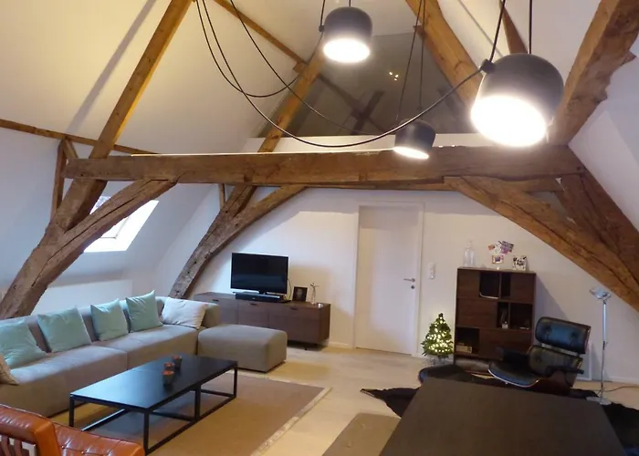 아파트 Living The Dream